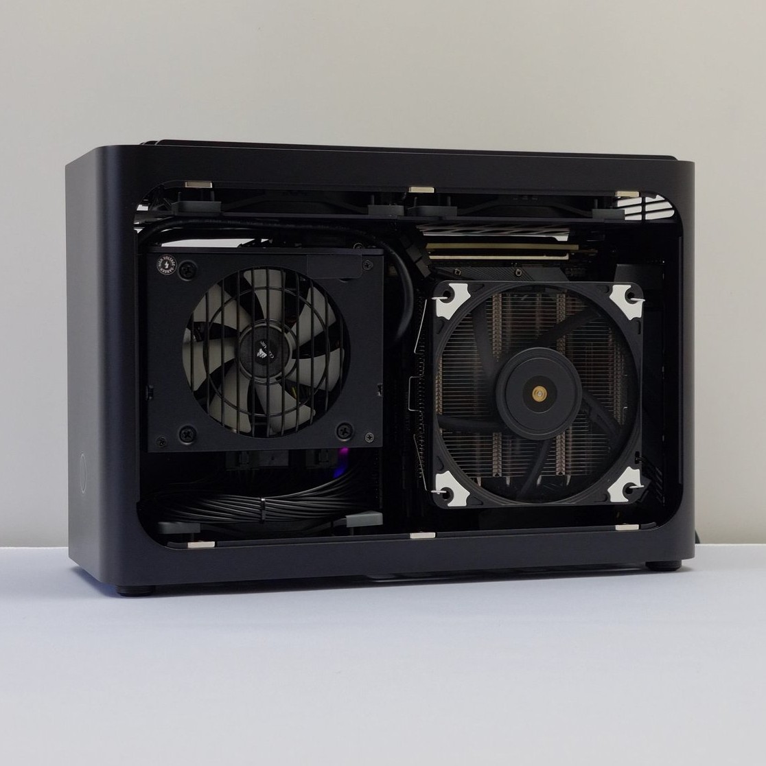 IQUNIX ZX1 – SFFLABS