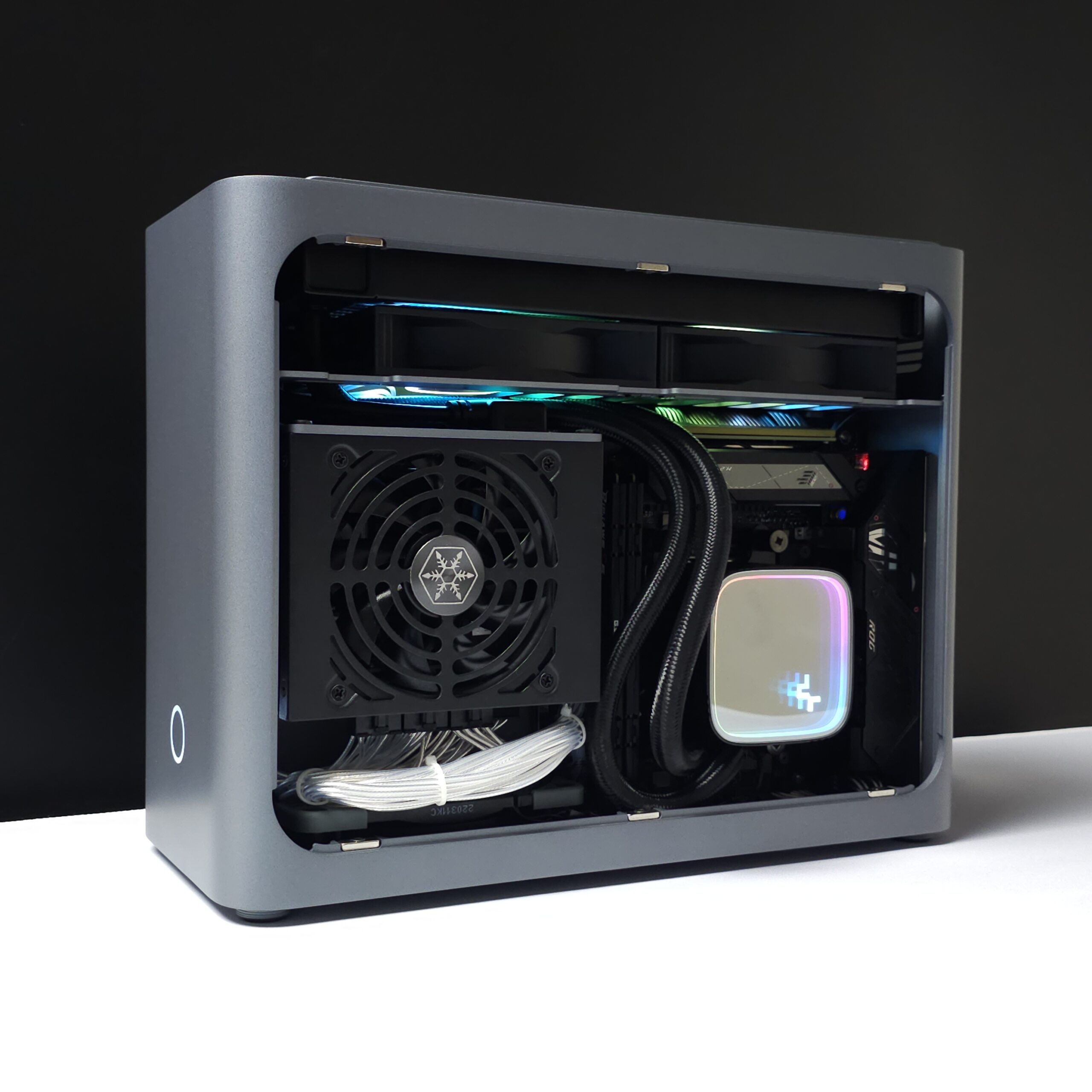 IQUNIX ZX1 – SFFLABS
